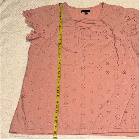 🌸 Lane Bryant Flutter Sleeve Eyelet Blouse – Pastel Pink, Size 14/16 - Picture 3 of 7